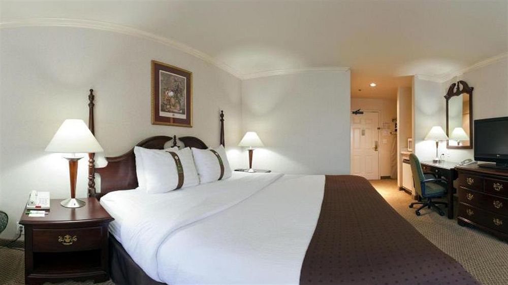 Holiday Inn Selma - Swancourt Bagian luar foto