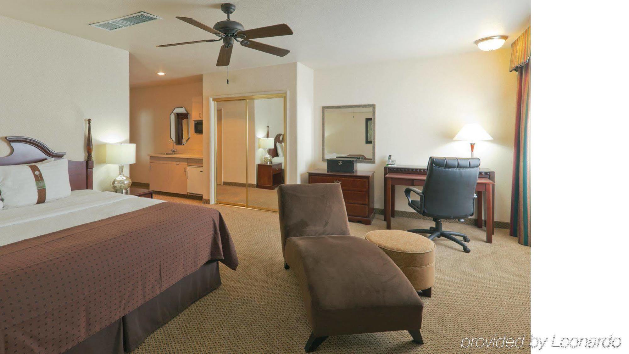 Holiday Inn Selma - Swancourt Bagian luar foto