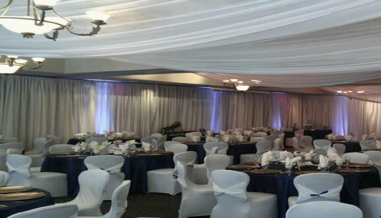 Holiday Inn Selma - Swancourt Bagian luar foto